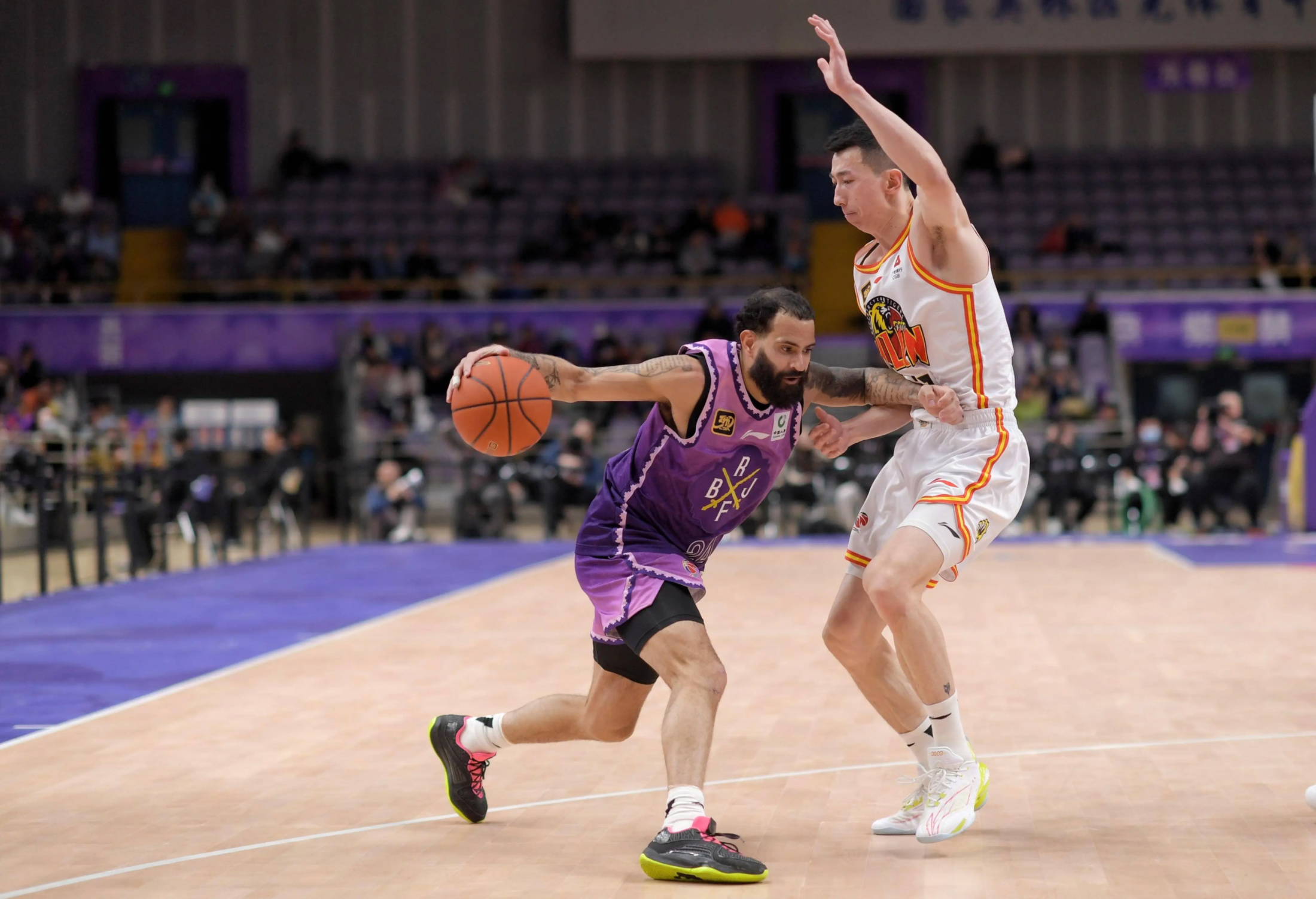 中国金年会-窗口期突围战来临，里昂围绕CBA季后赛伤情更新，管理层满意，细节决定成败