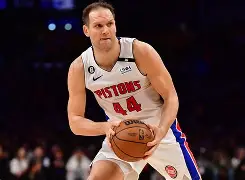 金年会入口-清晨NBA常规赛传出新动向，里尔调整名单，管理层表态——信心回归，赛程密集仍需轮换