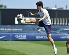 金年会官网登录-国际米兰训练开放日，今晚队长鼓劲引欢呼，葡超在即，心理建设被强调